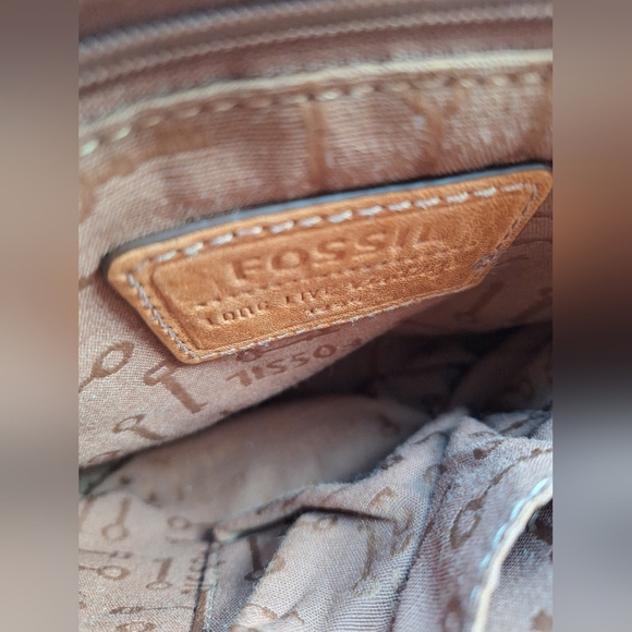 Vintage Fossil Leather Shoulder Bag with Chain Strap & Tassel Tan Color - Picture 8 of 9